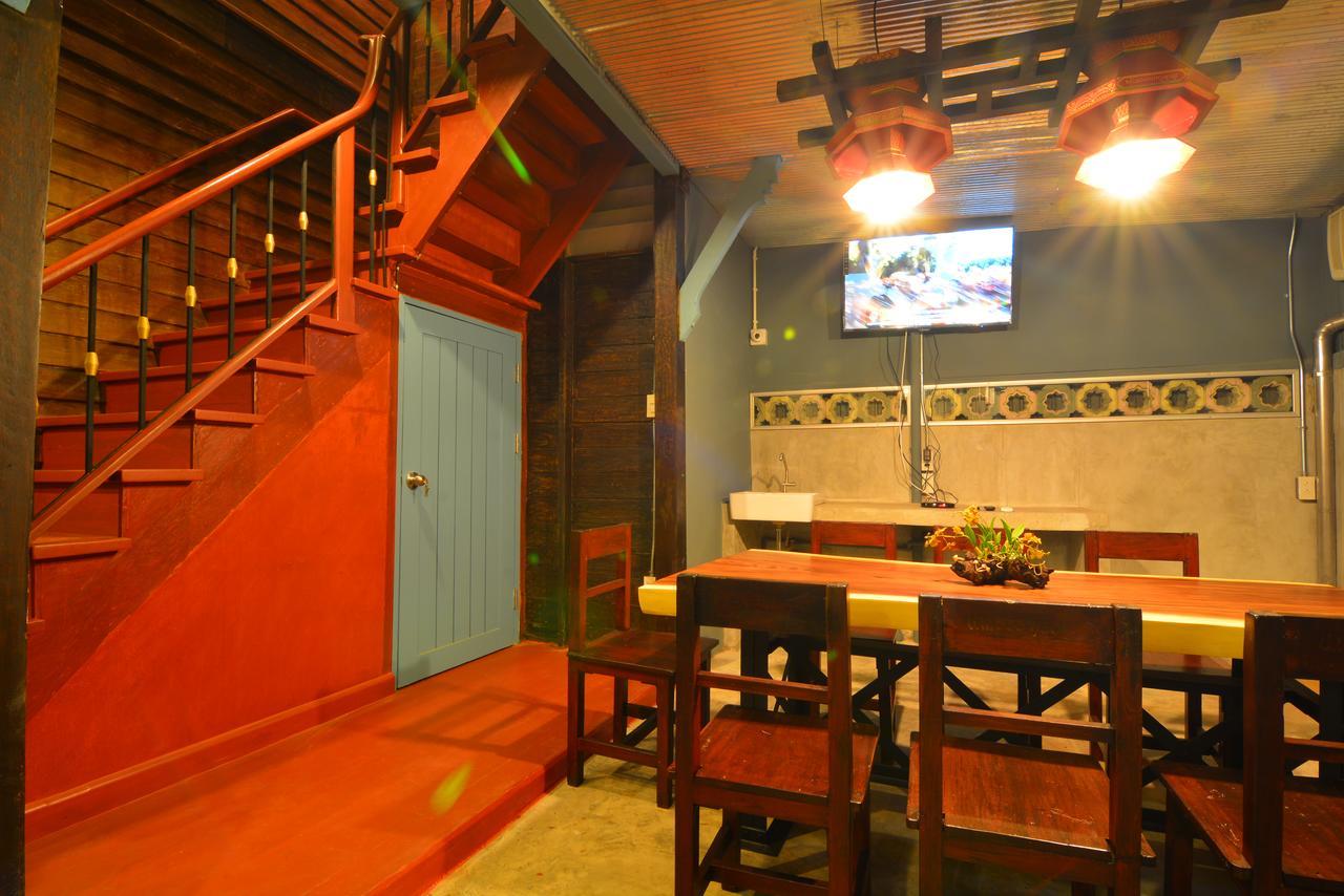 La Moon Hostel Bangkok Exteriör bild