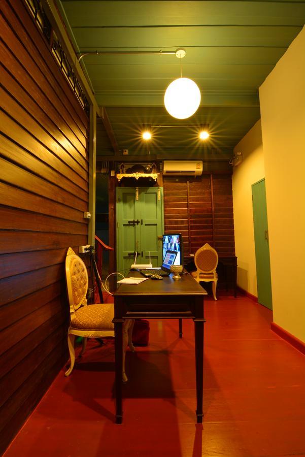 La Moon Hostel Bangkok Exteriör bild