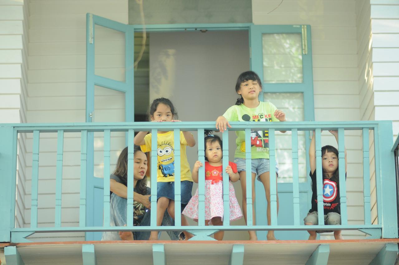 La Moon Hostel Bangkok Exteriör bild