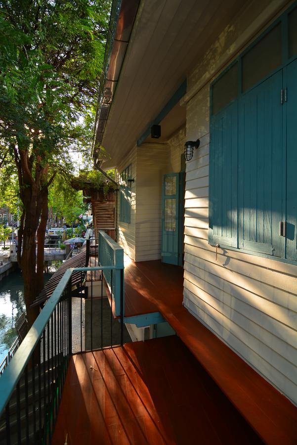 La Moon Hostel Bangkok Exteriör bild